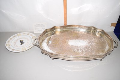 Lot 129 - A Coalport Queen's plate together with a large...