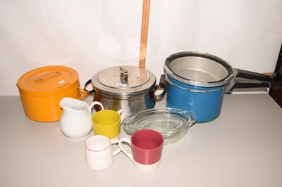 Lot 504 - Mixed Lot: Kitchen ware