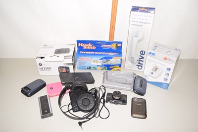 Lot 521 - Mixed Lot: Cameras, mobile phones, blood...