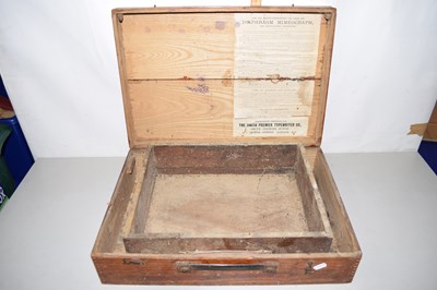 Lot 542 - Wooden storage box
