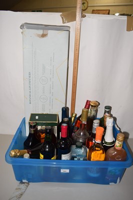 Lot 665 - Box of assorted alcohol