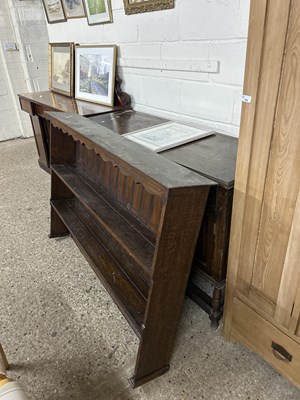 Lot 189 - An early 20th Century oak dresser with two...