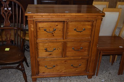 Lot 211 - Modern pine five drawer chest