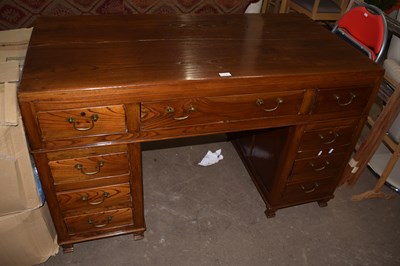 Lot 719 - A desk
