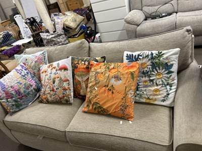 Lot 729 - Six modern cushions