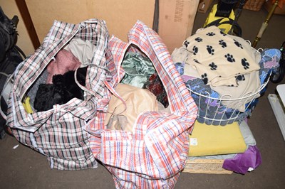 Lot 749 - Quantity of vintage clothing and assorted...