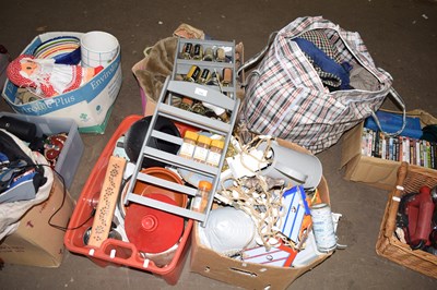 Lot 772 - Quantity of assorted household clearance
