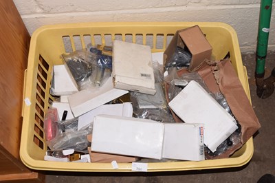 Lot 790 - Quantity of assorted garage clearance