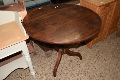 Lot 246 - Round tilt top table