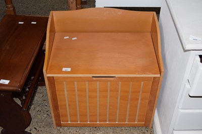 Lot 267 - Small storage bench