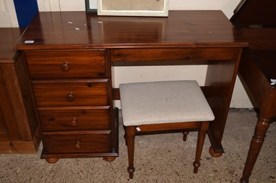 Lot 300 - Dressing table