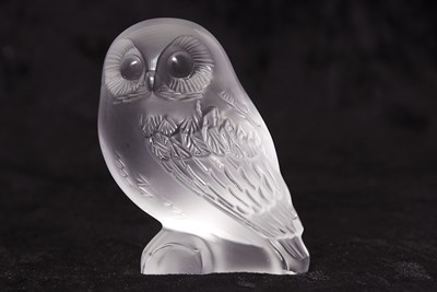 Lot 8 - A Lalique model of an owl