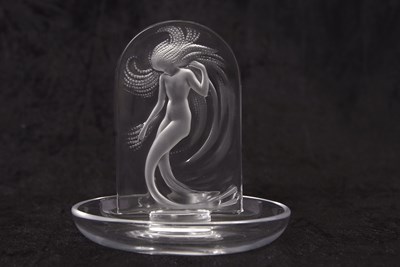 Lot 14 - A Lalique Naiade pattern pin dish