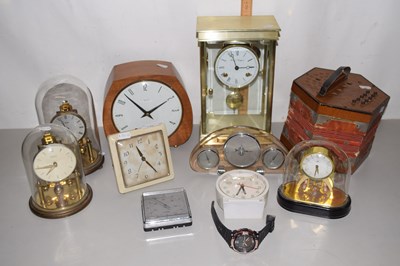 Lot 135 - A collection of various anniversary clocks,...