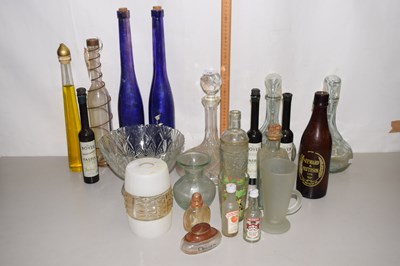 Lot 136 - Mixed Lot: Various vintage bottles, decanters,...
