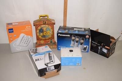 Lot 4 - Mixed Lot: Various boxed telephones, digital...