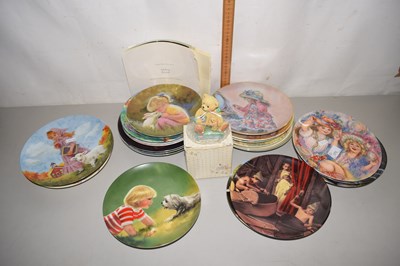 Lot 175 - Quantity of various collectors plates