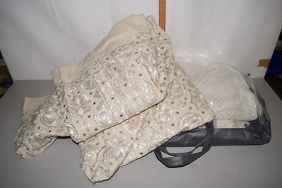 Lot 186 - Two vintage bedspreads