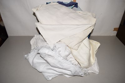Lot 194 - Two bags of table linen and other similar items