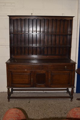 Lot 251 - An oak dresser