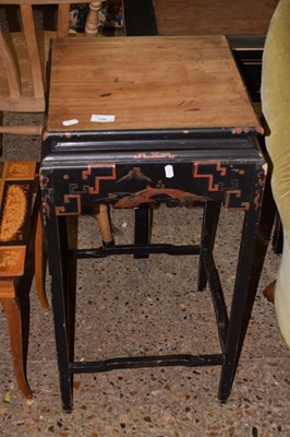 Lot 330 - A 20th Century Chinoiserie painted lamp table