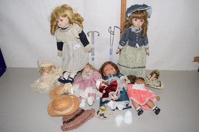 Lot 20 - Collection of various dolls