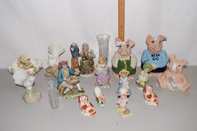 Lot 21 - Mixed Lot: Ornaments including Wade Nat West...