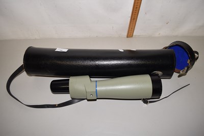 Lot 58 - A Mirador telescope with travel case
