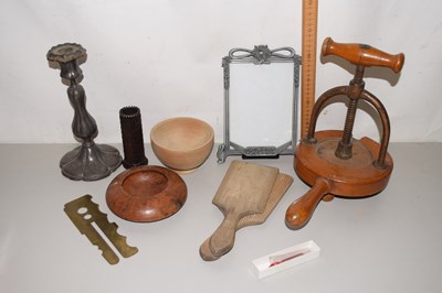 Lot 73 - Box of mixed items to include pewter...