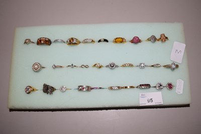 Lot 95 - Group of various costume jewellery rings