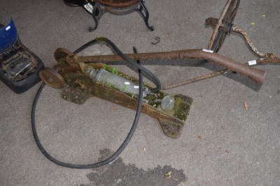 Lot 410 - A vintage Kismet trolley compressor