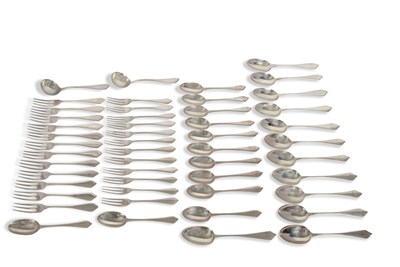 Lot 246 - A quantity of dog nose, rat tail flatware to...