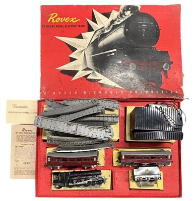 Lot 13 - A boxed Rovex 00 gauge Electric Train Set