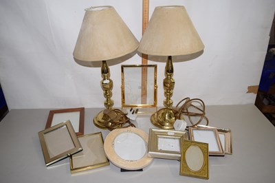 Lot 7 - A selection of various modern picture frames...