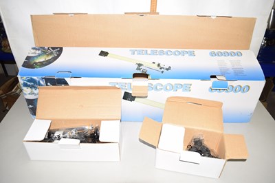 Lot 32 - A modern telescope model 60900