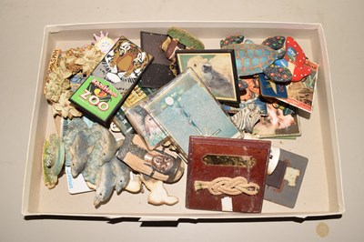 Lot 44 - A collection of various fridge magnets