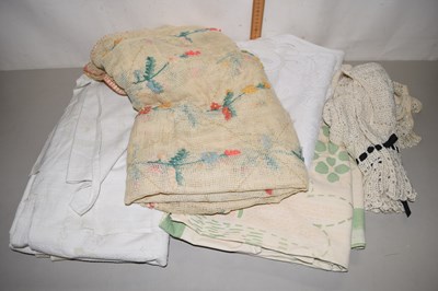 Lot 108 - A bag of various table linen and other items