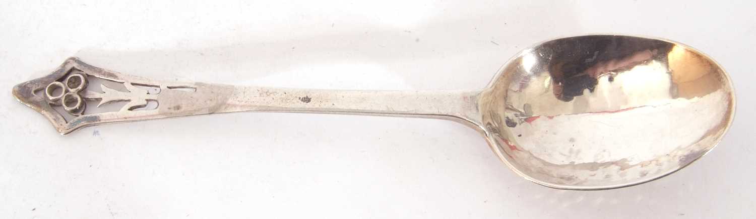 Lot 82 - George V decorative spoon in 17th century...
