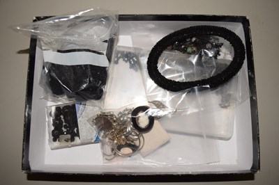 Lot 84 - Box of various assorted costume jewellery