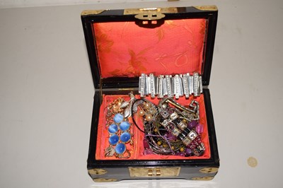Lot 101 - Case of assorted costume jewellery