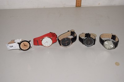 Lot 104 - A group of five various assorted wristwatches