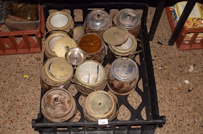 Lot 201 - A quantity of various vintage biscuit barrels