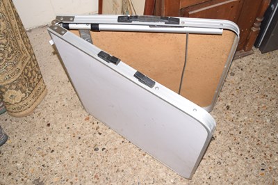 Lot 255 - A folding picnic table