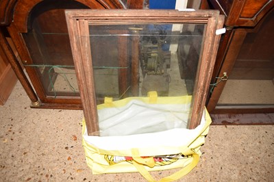 Lot 265 - Set of four vintage picture frames
