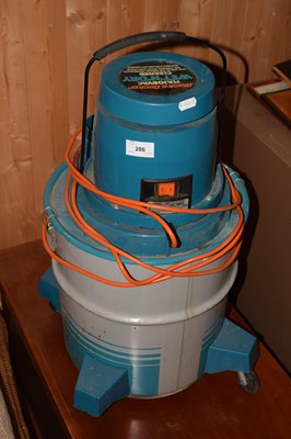 Lot 286 - A Black & Decker Wet n Dry cleaner