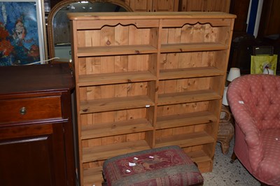 Lot 305 - Modern pine shelf unit