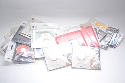 Lot 292 - ROYAL MINT: COLL OF 33 BRILLIANT UNCIRCULATED 50P COINS