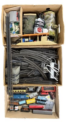 Lot 100 - Three boxes of various 00 gauge rolling stock,...