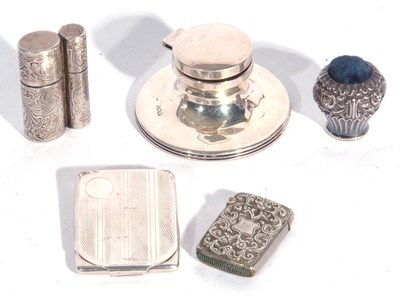 Lot 124 - Mixed Lot: George V small silver capstan...