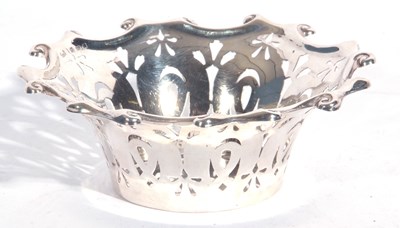 Lot 129 - Edward VII silver bon-bon dish of circular...